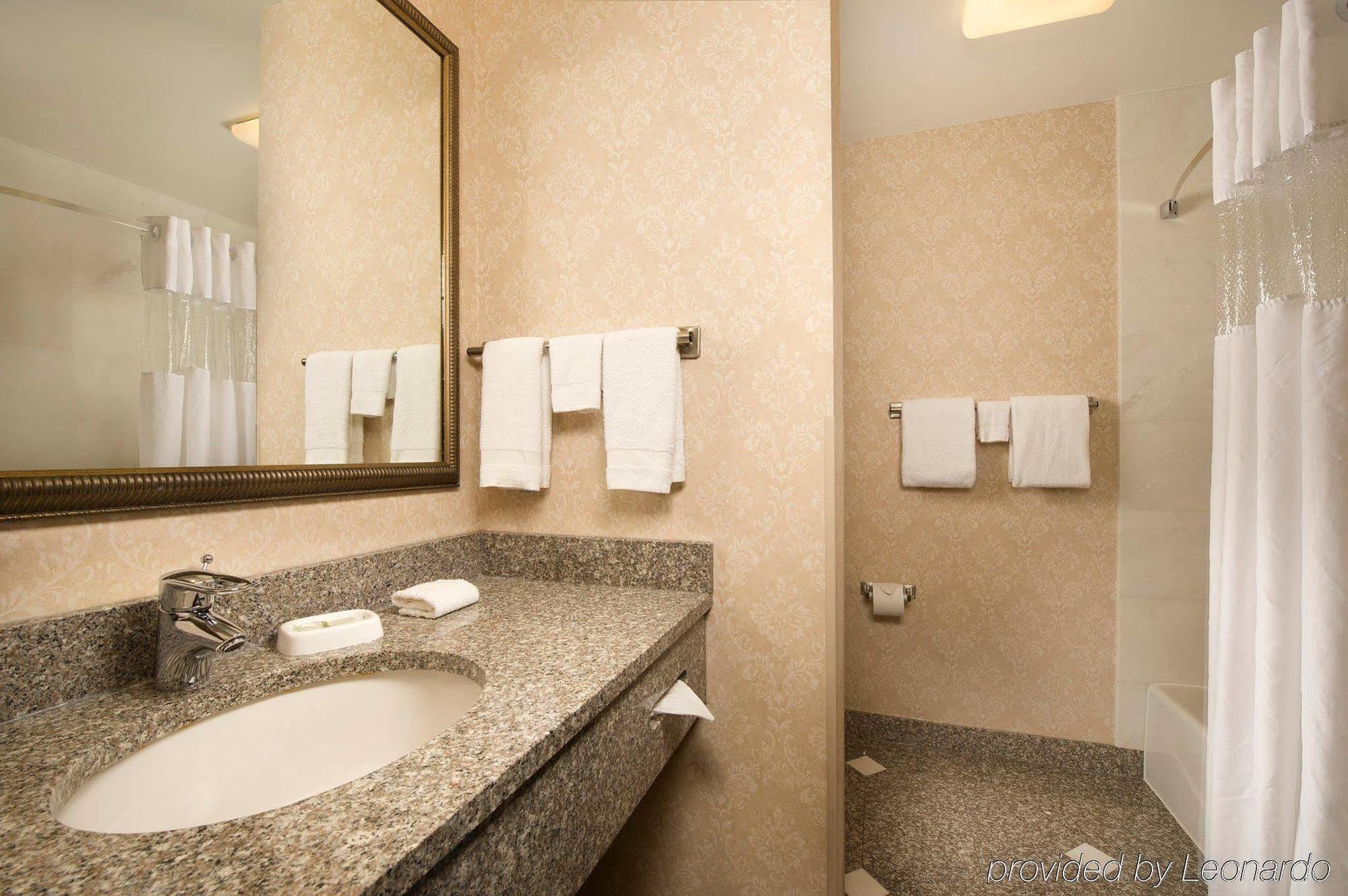 Drury Inn & Suites Грийнвил Екстериор снимка