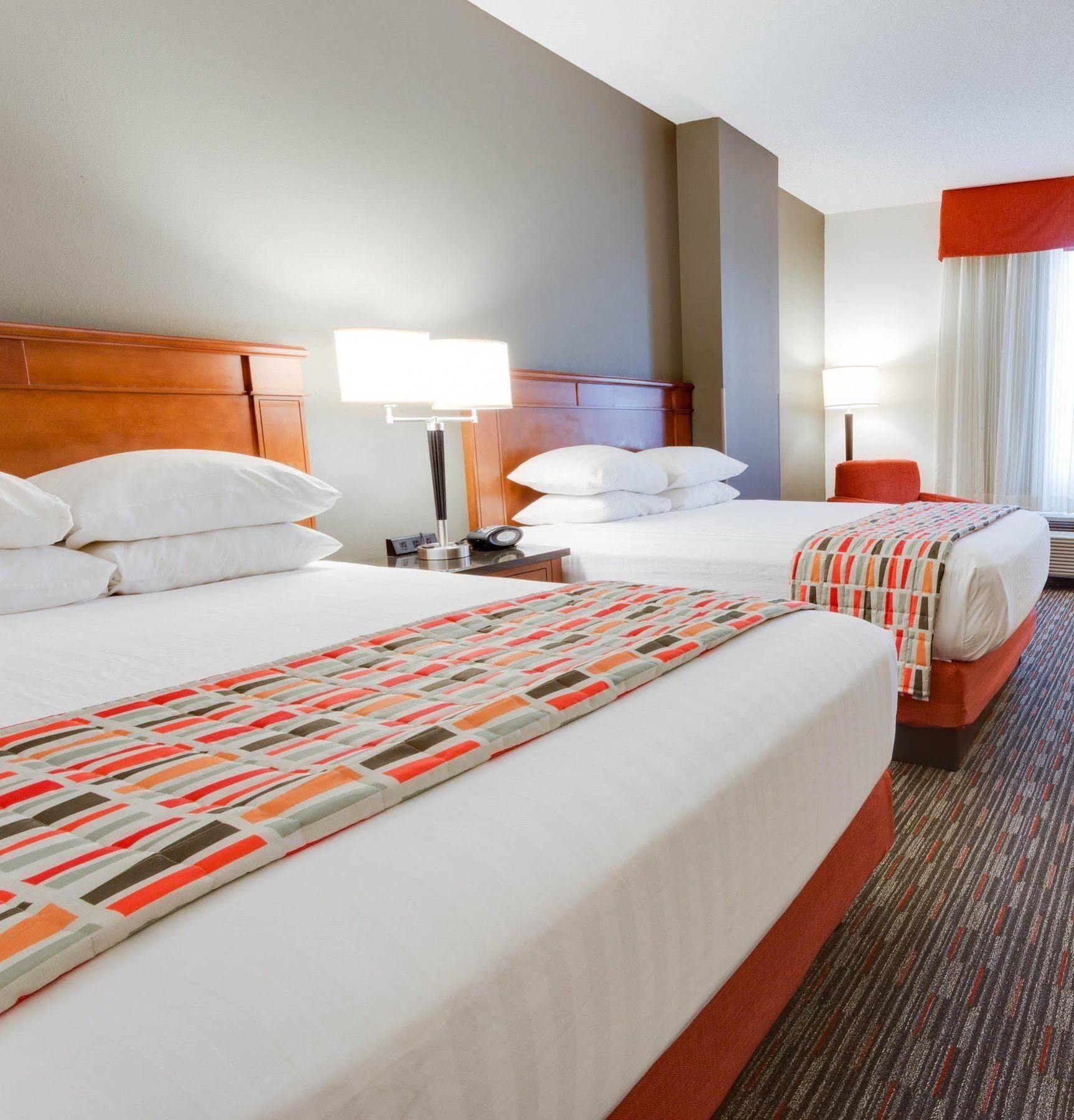 Drury Inn & Suites Грийнвил Екстериор снимка