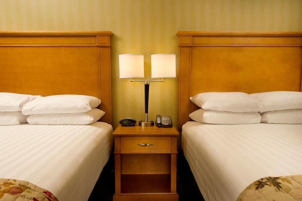 Drury Inn & Suites Грийнвил Екстериор снимка